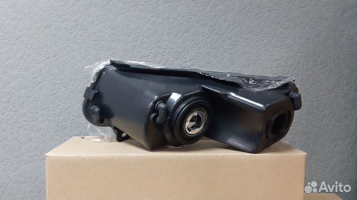 Фара противотуманная правая Фольксваген Поло 15