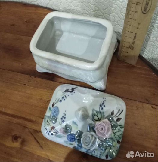 Вазочки маленькие с лепниной