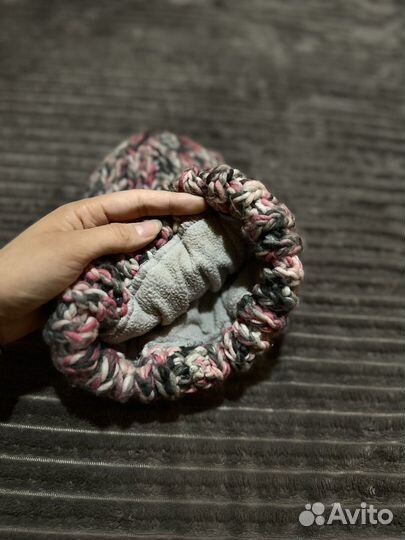 Зимняя вязаная шапка на флисе