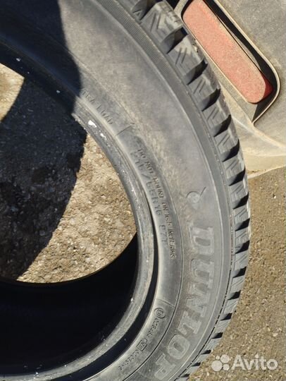 Dunlop SP Winter Ice 01 215/55 R16