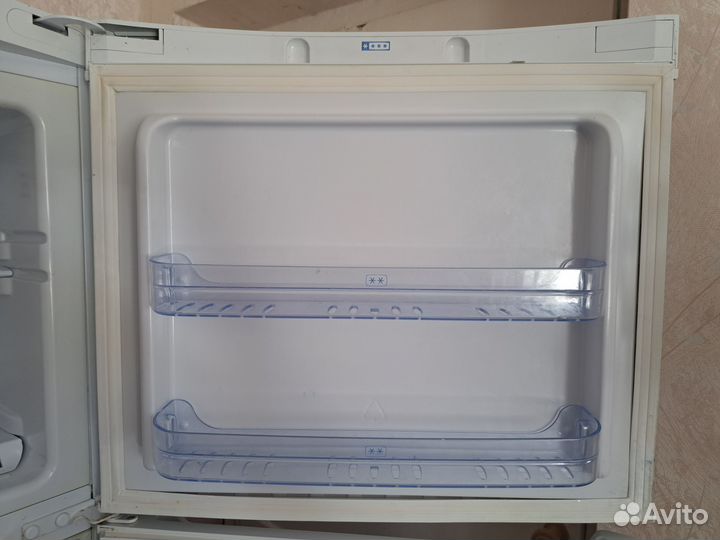 Холодильник бу Indesit