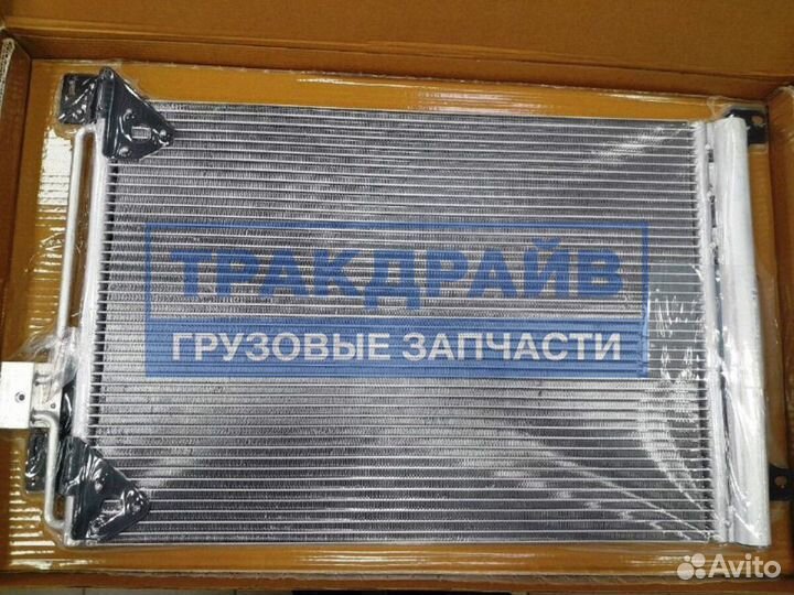Радиатор кондиционера Ивеко Стралис Траккер