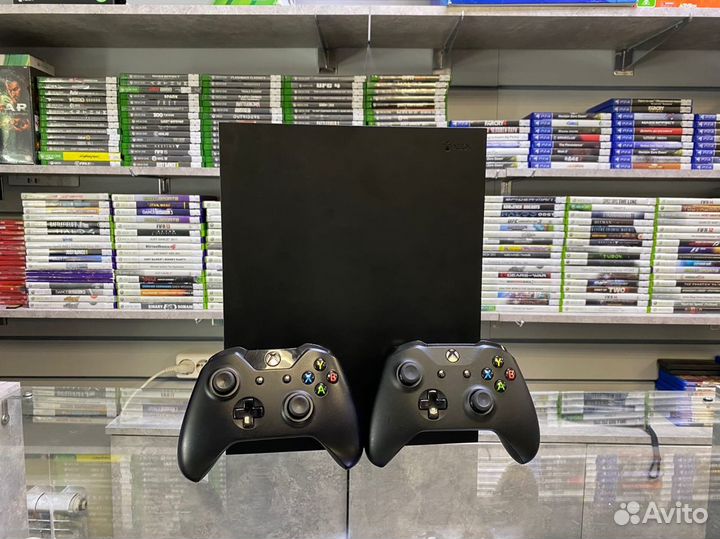 Xbox One X 1 TB + Джойстик
