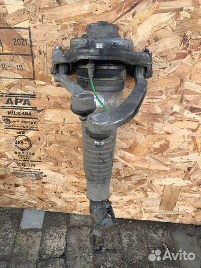 Пневмостойка передняя правая Audi A6 C6 универсал