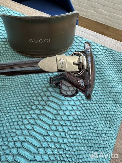 Солнечные очки Gucci