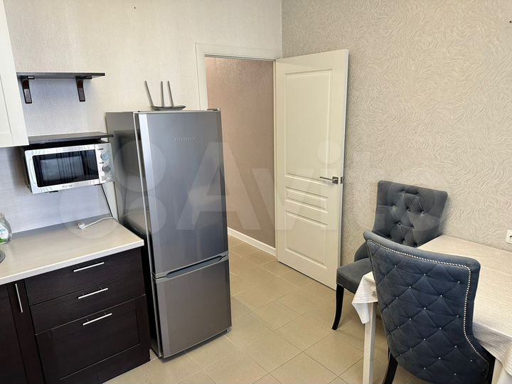 2-к. квартира, 64 м², 8/25 эт.