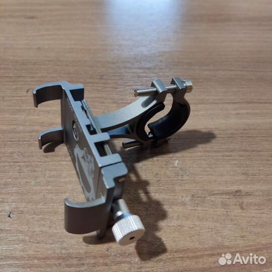 Штатив для телефона на руль