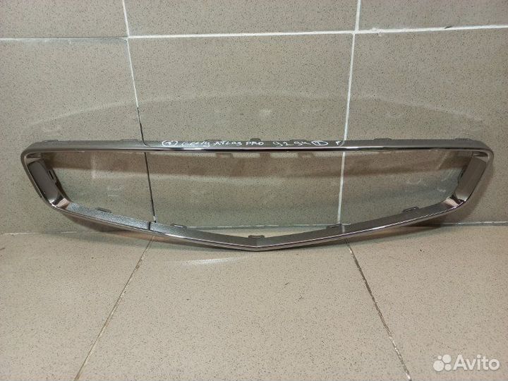 Накладка решетки радиатора Geely Atlas Pro