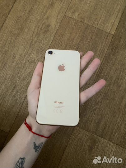 Телефон iPhone 8