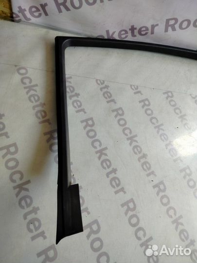 Накладка двери задняя правая Nissan Fuga 2006