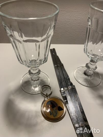 Бокал, подставка, брелок