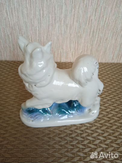 Фарфоровая статуэтка Лайка Старая Гжель