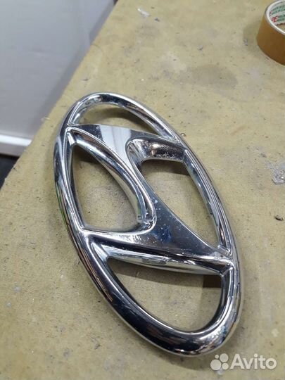 Солярис эмблема передняя Solaris 2 20-23