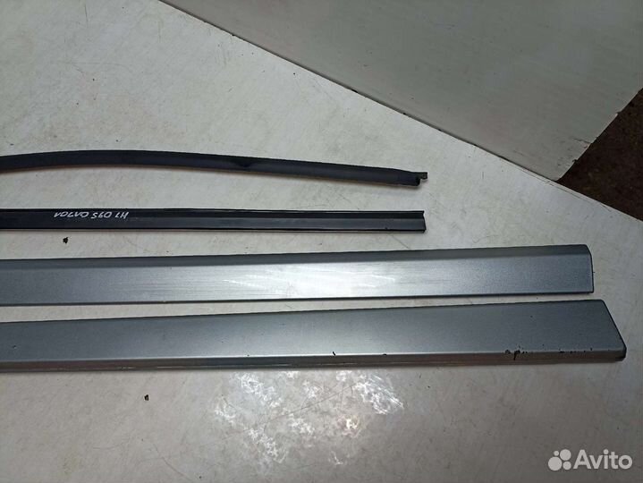 Молдинги, бархотки дверей Volvo S60