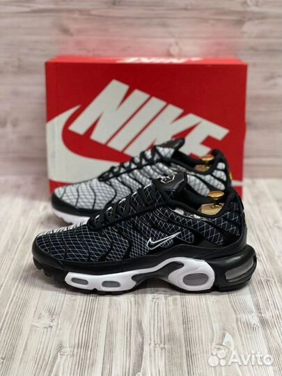 Кроссовки Nike Air Max Tn Plus