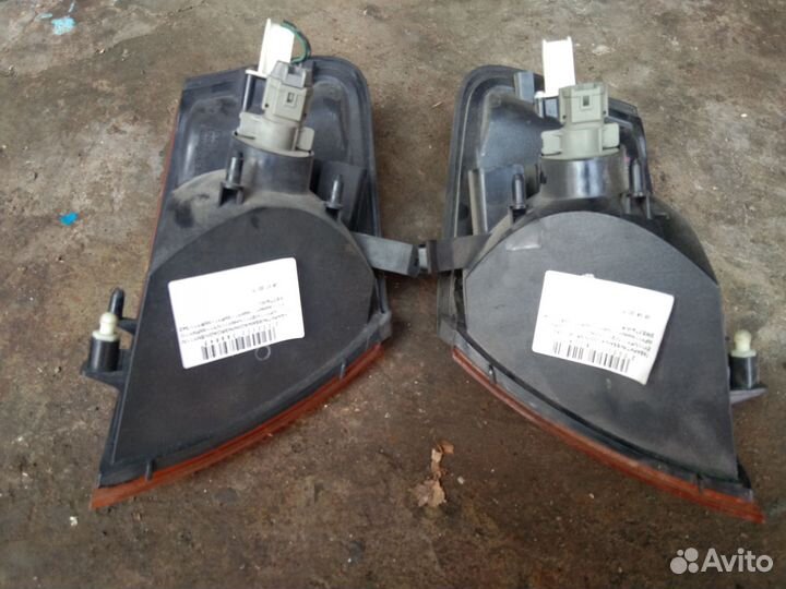 Продам фонари на Ниссан Вингроад