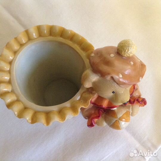 Статуэтка медведь- карандашница