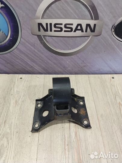 Кронштейн опора крепления кпп коробки передач Niss