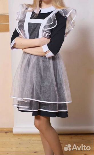 Белый школьный фартук