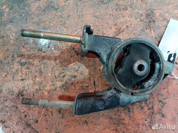 Подушка двс Toyota Vitz SCP10 (Заднее)