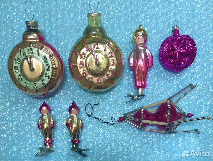 Елочные игрушки СССР: часы, ракета