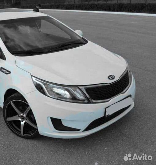 Передний бампер в цвет kia rio 3