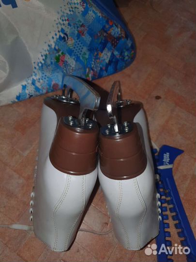 Коньки фигурные женские 38-39 размер