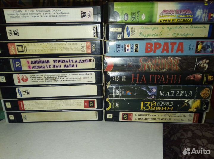 Видио кассеты + видик