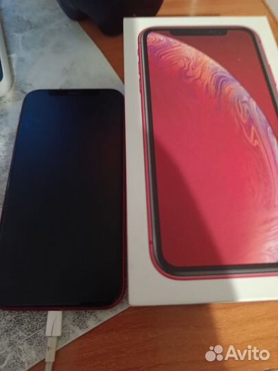iPhone XR 128 red