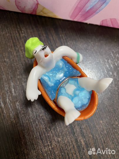 Игрушки из большого киндера