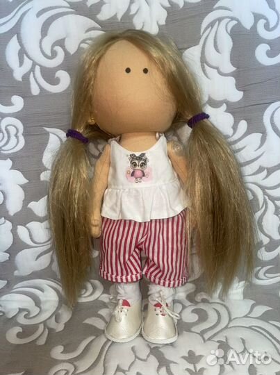 Кукла ручной работы с одеждой