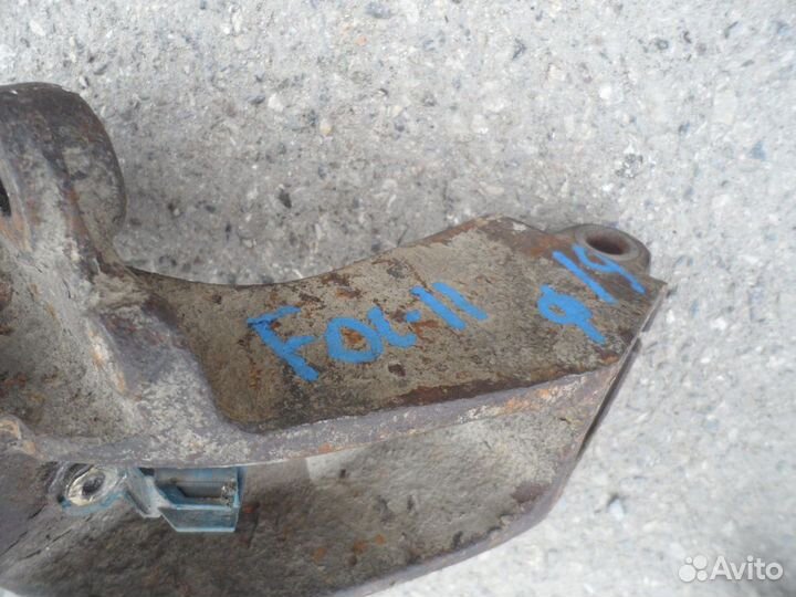 Кулак поворотный передний правый Ford Focus