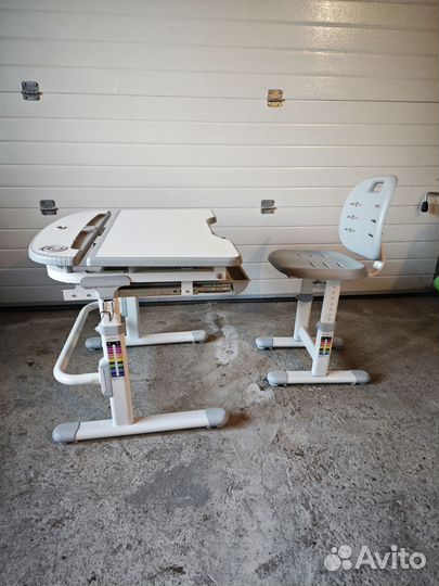 Детский столик и стульчик