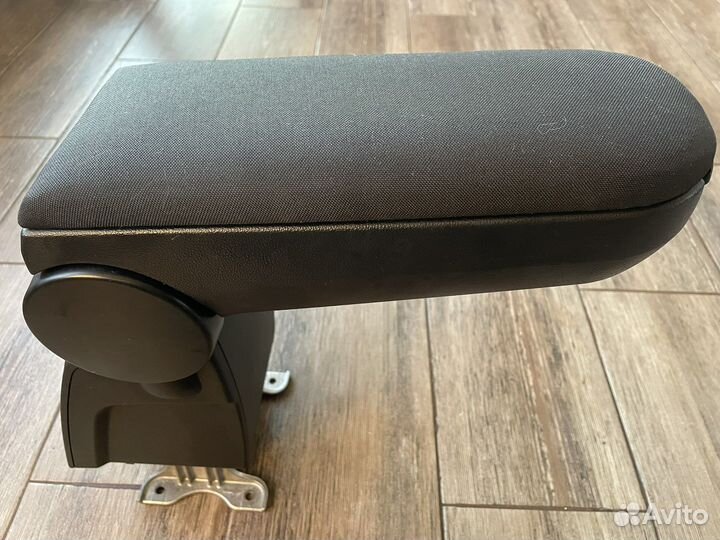 Подлокотник volkswagen polo 5