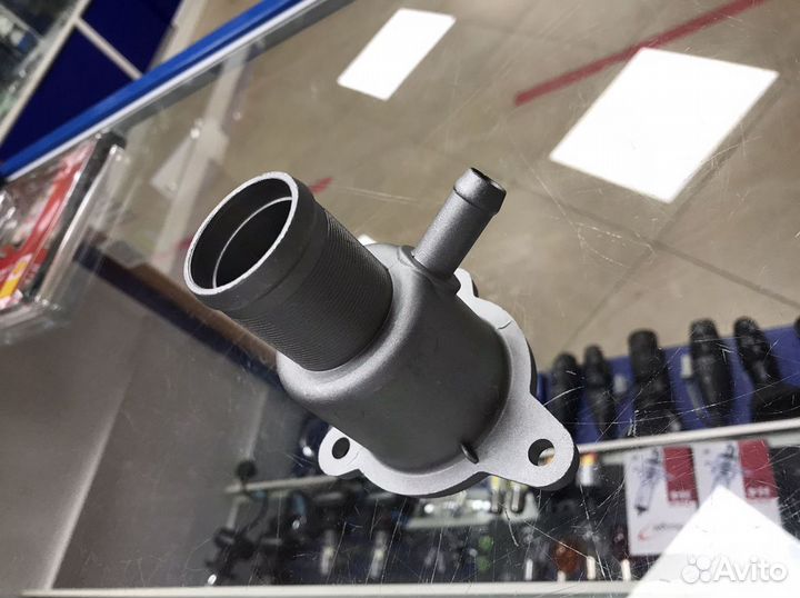 Корпус термостата металл Logan Largus Sandero