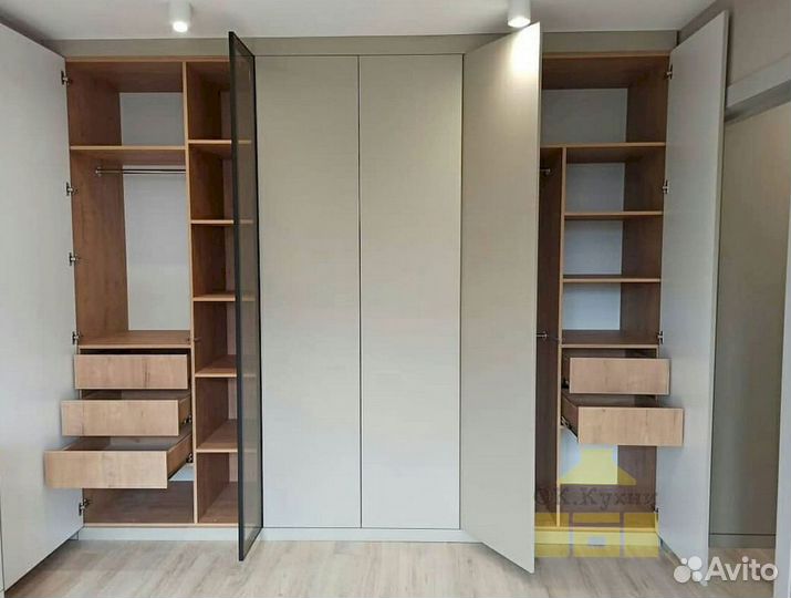 Шкаф распашной