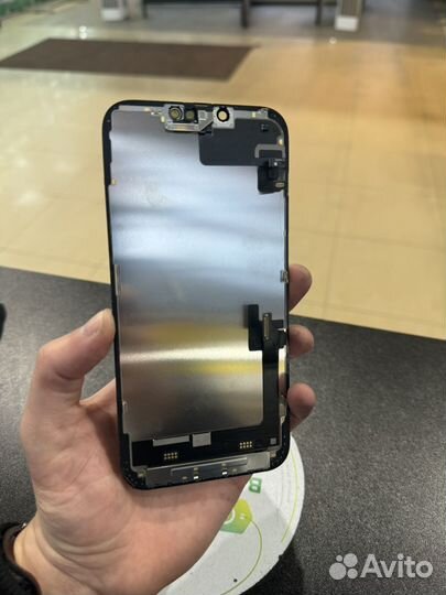 Дисплей на iPhone 14 Plus