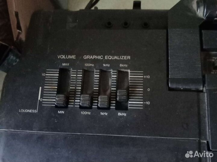 Двухкассетный магнитофон sharp