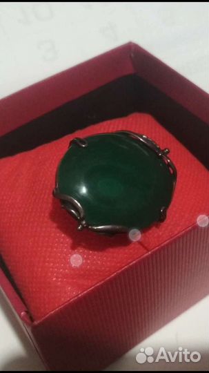 Кольцо с камнем малахит