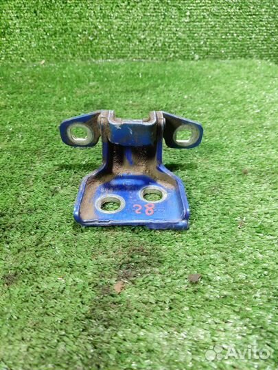 Петля двери Renault Logan