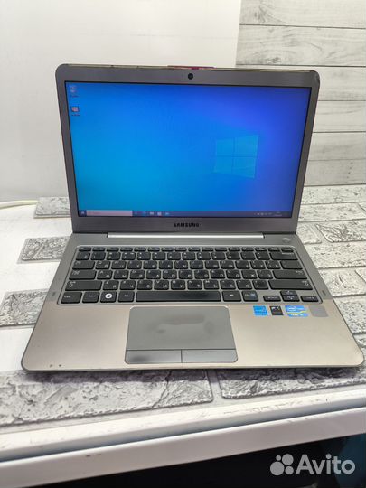 Нетбук Samsung NP530U3B (Core i5, 4GB/128GB)