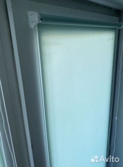 Рулонные шторы в коричневом коробе P9308