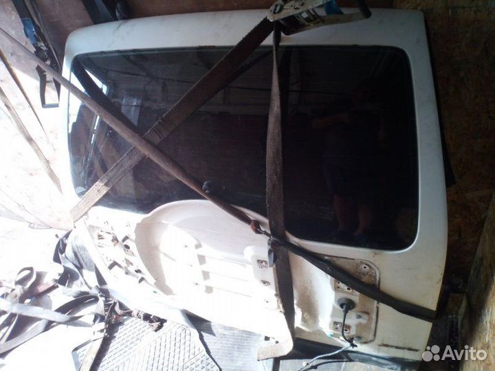 Дверь багажника Mitsubishi Pajero 4