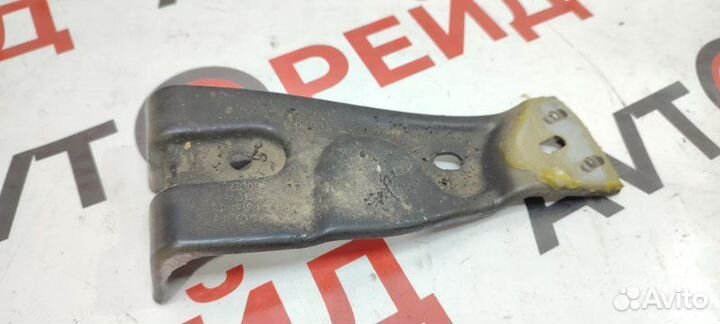 Крепление крыла переднее левое Volkswagen Passat