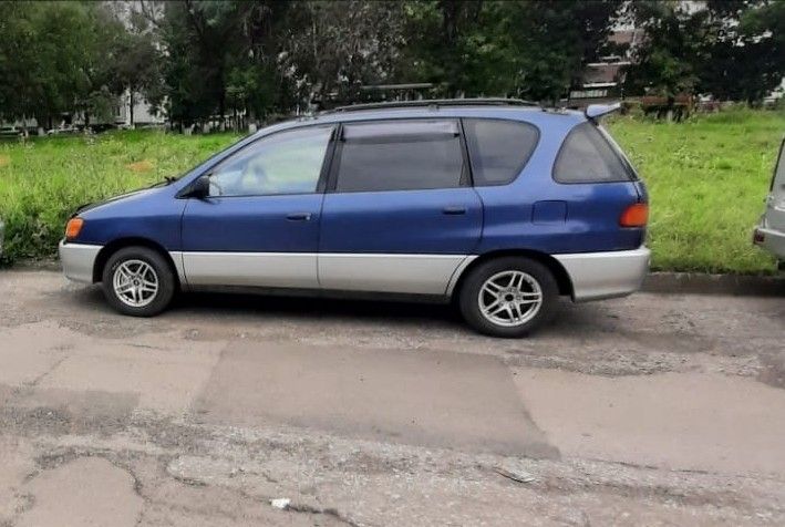 Toyota Ipsum: фото владельца