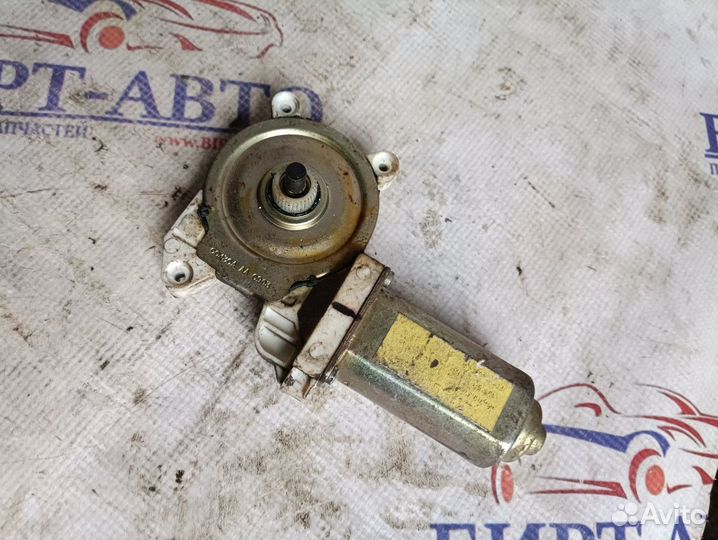 Перед. правый мотор стеклоподъемника Ford Focus 1