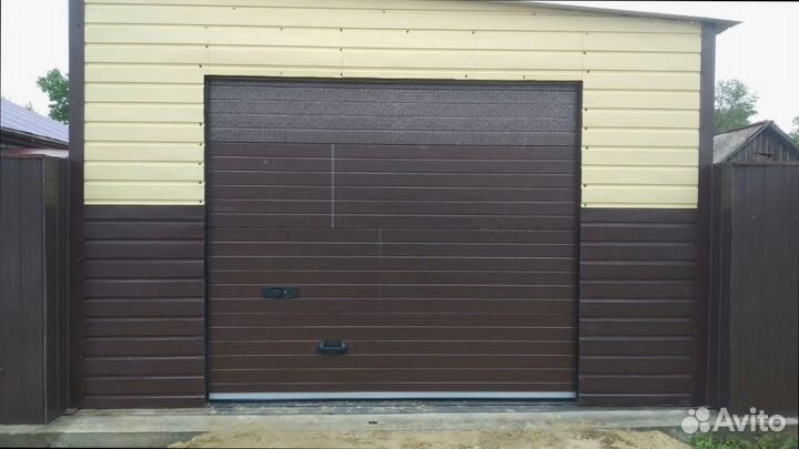 Секционные ворота в частный дом