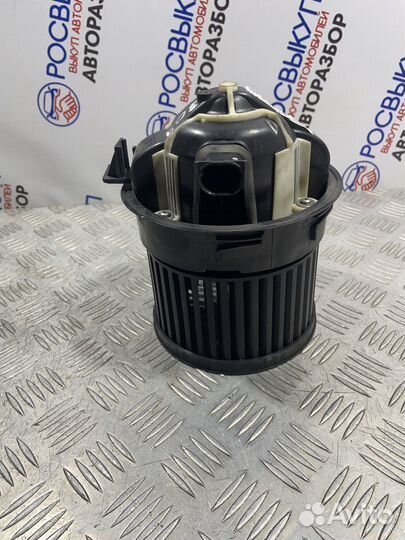 Моторчик печки Peugeot 308