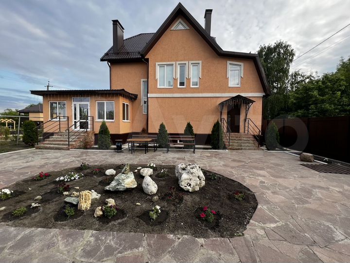 Коттедж 260 м² на участке 10 га