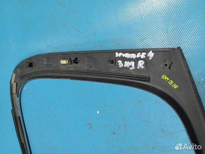 Молдинг двери задней правой Kia Sportage (2015)